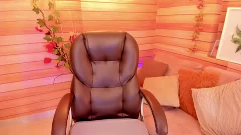 Snapshot of marien_thomson_ chatting on March 6, 4:30 am Marien online show from March 6, 4:30 am