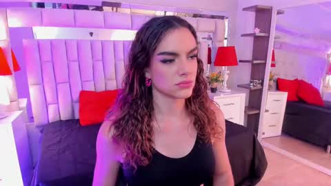 mariiahneedles online show from October 1, 9:24 pm