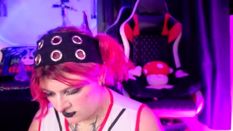 mariiana_velezz online show from December 4, 11:37 pm