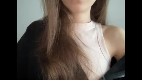 Snapshot of marinalovenow chatting on March 2, 7:43 am Marina online show from March 2, 7:43 am