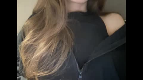 Snapshot of marinalovenow chatting on March 4, 5:11 am Marina online show from March 4, 5:11 am