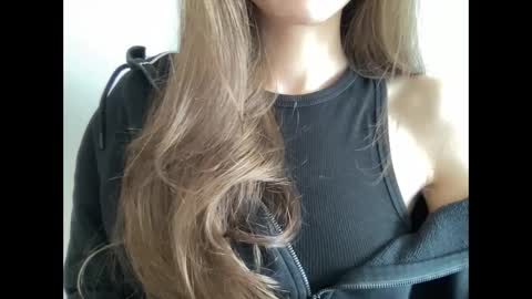 Snapshot of marinalovenow chatting on February 24, 9:32 am Marina online show from February 24, 9:32 am