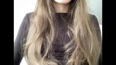 Snapshot of marinalovenow chatting on February 17, 8:41 am Marina online show from February 17, 8:41 am