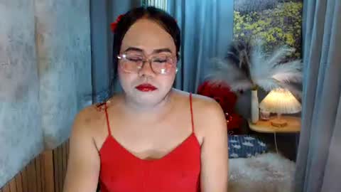 LEAH online show from June 9, 3:01 pm
