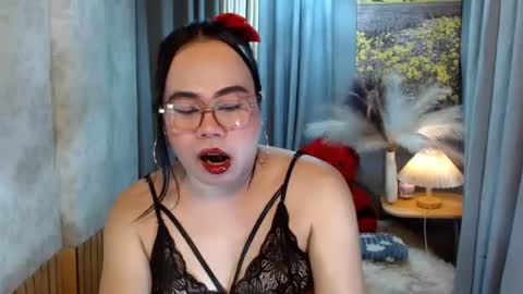 LEAH online show from June 6, 6:14 pm