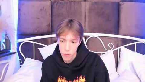 Mark online show from September 30, 4:17 pm