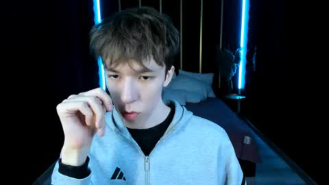 Mark online show from May 29, 11:52 am