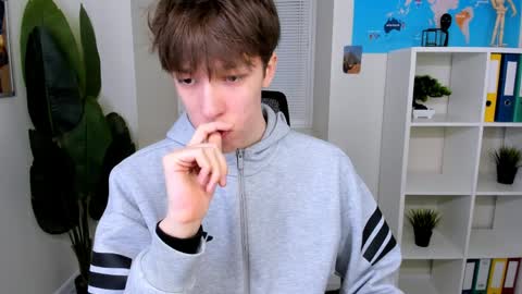 Mark online show from April 6, 10:27 am