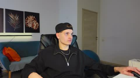 MARK KARSON online show from April 26, 4:48 pm