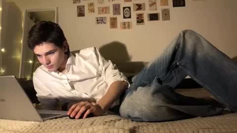Snapshot of mark_romal chatting on October 23, 3:35 pm Mark online show from October 23, 3:35 pm