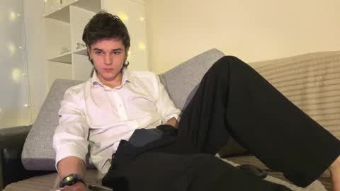 Mark online show from December 5, 1:09 pm