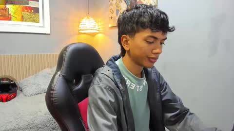 markbowie online show from November 18, 11:46 am