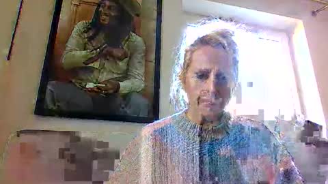 Snapshot of marrygorund chatting on October 20, 10:31 am MaryGoRound online show from October 20, 10:31 am