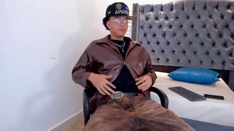 MARSHALL online show from March 10, 1:37 pm