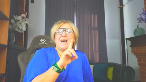 marta_wils online show from October 31, 6:58 am