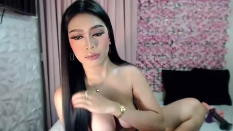 Snapshot of martha_fox chatting on September 10, 4:46 am DONT FORGET TO FOLLOW ME AND GIVE ME A THUMBS UP GUYS- martha online show from September 10, 4:46 am