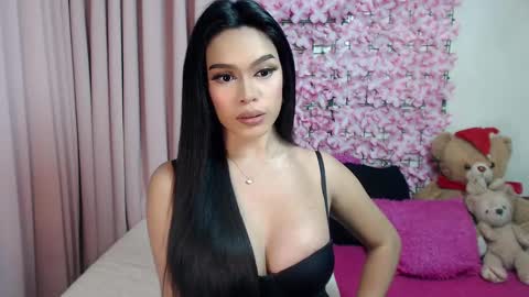 Snapshot of martha_fox chatting on March 8, 6:21 am DONT FORGET TO FOLLOW ME AND GIVE ME A THUMBS UP GUYS- martha online show from March 8, 6:21 am