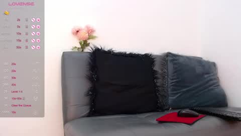 marthina thompson online show from February 25, 6:33 pm