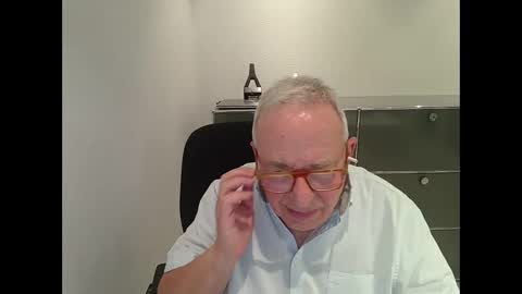 martin_1947 online show from October 12, 7:27 pm