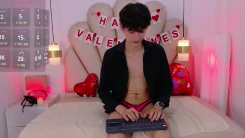 martin_williams_ online show from February 14, 8:22 pm