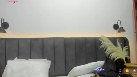 Laura online show from October 12, 7:49 pm