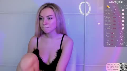 Mary online show from April 9, 6:57 pm