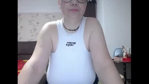 Snapshot of mary_x chatting on February 26, 3:46 am Mary online show from February 26, 3:46 am