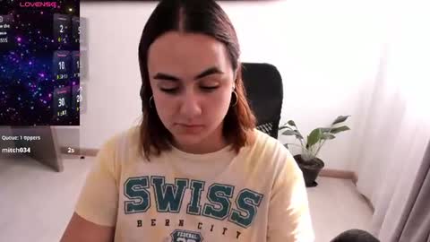 Dulce Maria online show from June 10, 8:51 pm