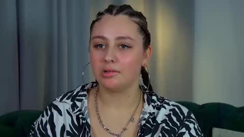 MaryMurrays online show from November 26, 7:05 am