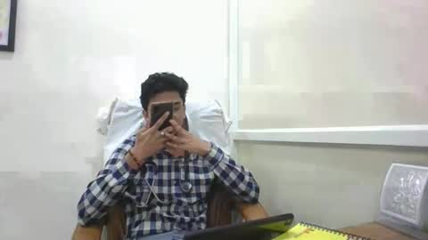 maskboyz2003 online show from February 5, 1:11 pm