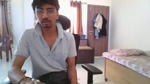 maskboyz2003 online show from March 2, 2:19 am