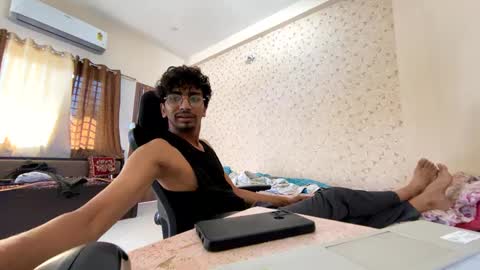 maskboyz2003 online show from October 1, 3:49 am