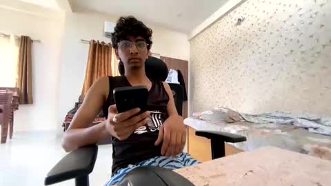 maskboyz2003 online show from October 17, 4:49 am