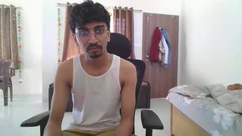 maskboyz2003 online show from February 16, 4:53 am