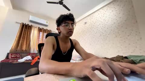 maskboyz2003 online show from November 29, 4:42 am