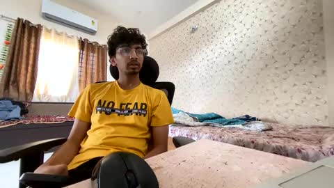 maskboyz2003 online show from October 4, 4:32 am