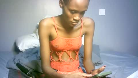 Snapshot of maskgang001 chatting on October 22, 2:37 am maskgang001 online show from October 22, 2:37 am