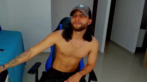 Snapshot of massatgeserotics chatting on October 29, 10:54 pm I Am Odin  online show from October 29, 10:54 pm