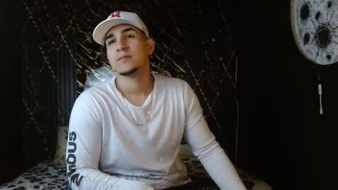 massimo_vidal online show from February 1, 11:40 am