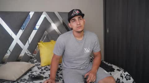 Snapshot of massimo_vidal chatting on September 24, 12:34 pm massimo_vidal online show from September 24, 12:34 pm