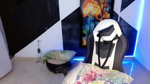 master_black777 online show from March 27, 2:39 am