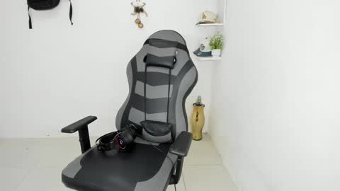 Alpha junior online show from December 4, 2:27 pm