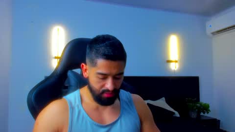 Mathew Flintt  online show from April 22, 1:57 am