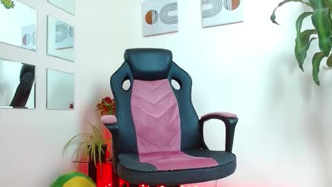 mathewhot3 online show from November 9, 12:47 am