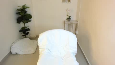 Mathilde  online show from November 28, 3:47 am