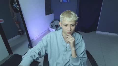 mattias     online show from February 26, 1:46 am