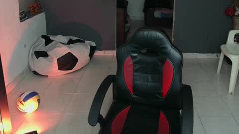 mattias     online show from March 12, 6:43 pm