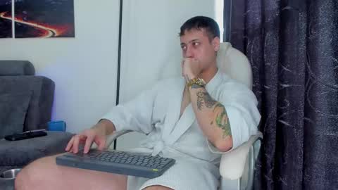 mattsaill_ online show from September 17, 1:14 pm