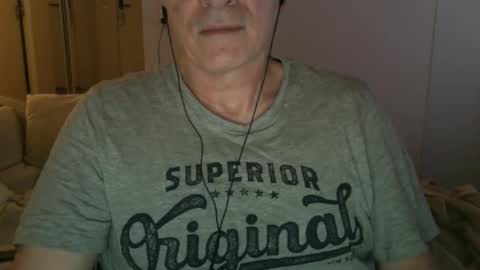 maturehotman online show from January 6, 7:45 pm