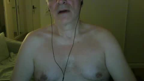 maturehotman online show from February 25, 7:06 pm